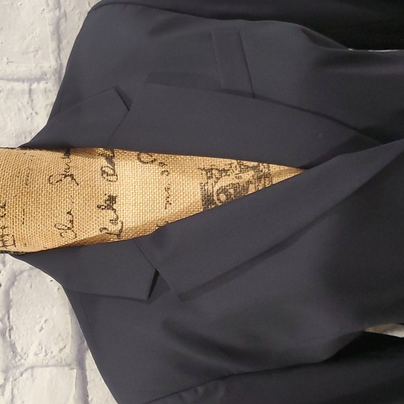 Blazer - Picture 5 of 7